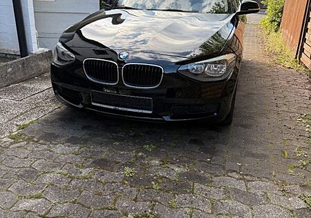 BMW 114i | 2012 | 136.000 km | TÜV 06/25