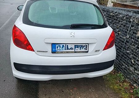 Peugeot 207 CC - gepflegt und zuverlässig
