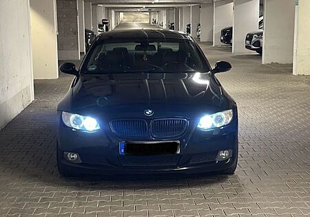 BMW 320i -