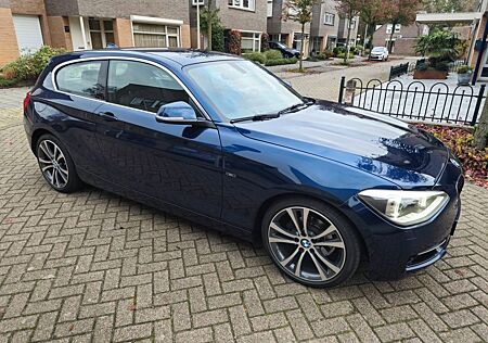 BMW 116d EfficientDynamics Edit. Sport Line Spor...