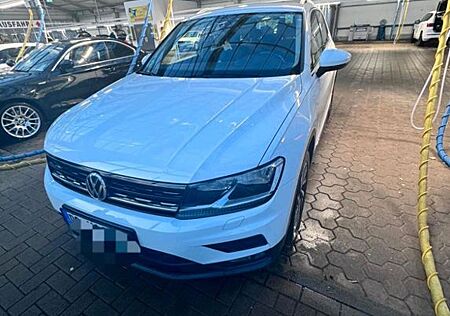 VW Tiguan Volkswagen 1.4 TSI 92kW BMT SOUND SOUND