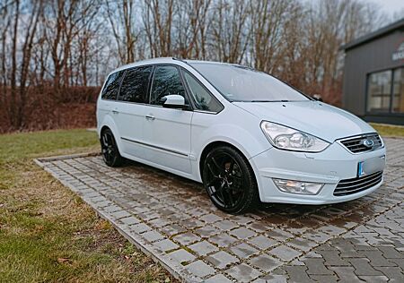 Ford Galaxy 2,2 TDCi Titanium Autom. AHK