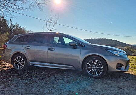 Toyota Avensis Business Garantie Navi AHK Kamera SHZG
