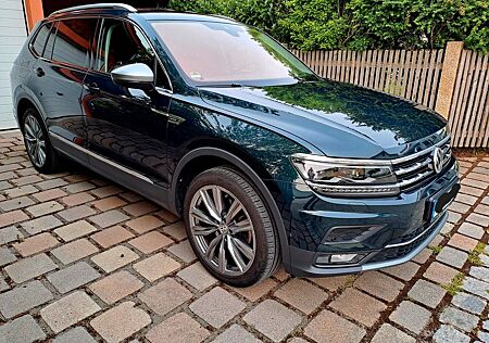 VW Tiguan Allspace Volkswagen Highline 220 PS DSG 4M 7Sitze