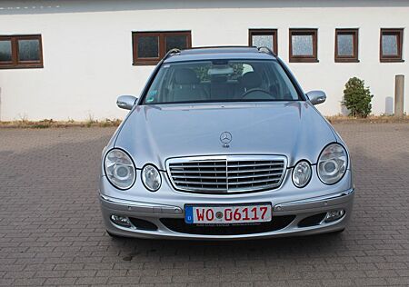 Mercedes-Benz E 320 CDI T ELEGANCE " 1. Hand "