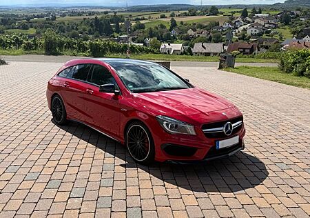 Mercedes-Benz CLA 45 AMG Shooting Brake (Beschreibung Lesen)