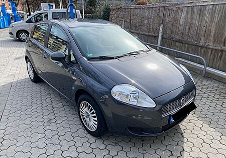 Fiat Grande Punto 1.4 mit hochwertigem Soundsystem