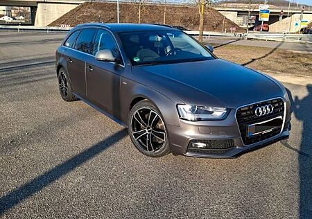 Audi A4 2.0 TDI S-Line Selection