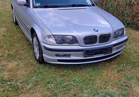 BMW 320i -