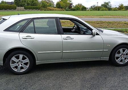 Lexus IS 200 Sport Cross
