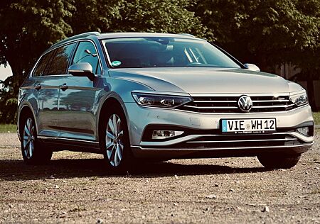 VW Passat Variant Volkswagen 2.0 TDI SCR DSG Elegance Vari..