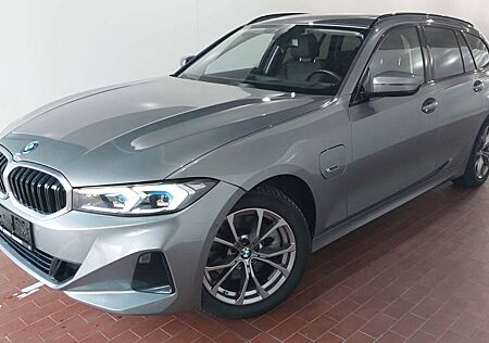 BMW 330e Touring xDrive Panorama Laser HUD AHK