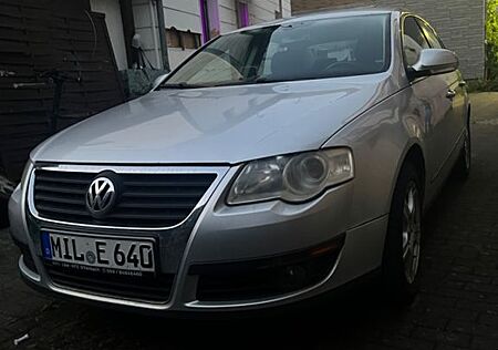 VW Passat Volkswagen 1.6 FSI Trendline Trendline