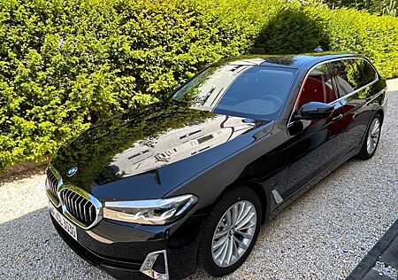 BMW 530i xDrive Touring - Top Zustand