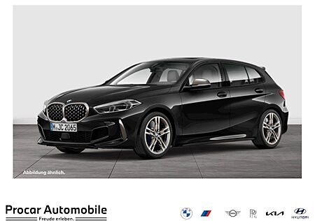 BMW M135i xDrive Aut Nav LED Pano HiFi Komfzg PDC 18