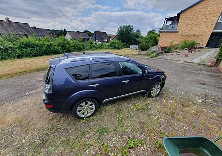 Mitsubishi Outlander 2.2 DI-D/TÜV 07/27/4WD/7Sitzer/AHK