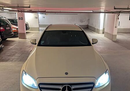Mercedes-Benz E 220 d T Autom. -