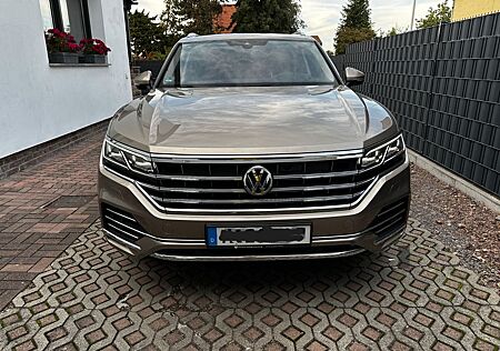VW Touareg Volkswagen 3.0 Elegance V6 TDI 210kW 4MOTION
