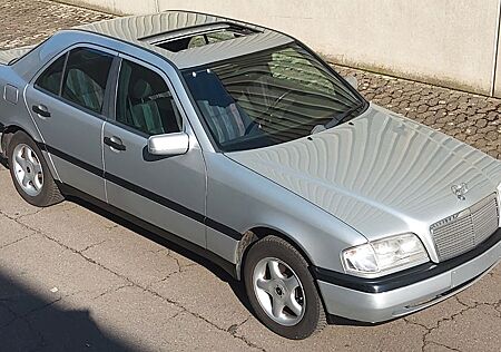 Mercedes-Benz 200 C200/ W 202 aus 1.Hand.TÜV+H-Abnahme,Garagenwgn.