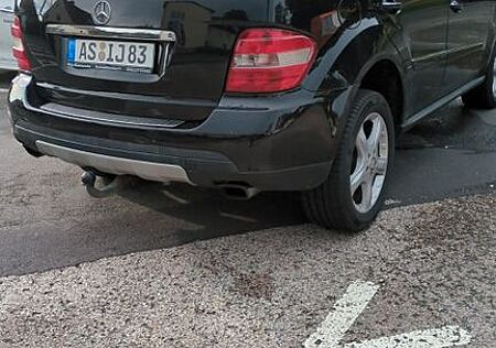 Mercedes-Benz 320