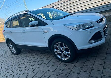 Ford Kuga 2,0 TDCi 4x4 132kW SYNC Edition PowerSh...