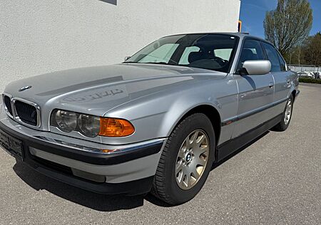 BMW 728