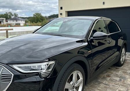 Audi e-tron 50 quattro / TÜV / AHK / Top Zustand