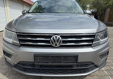 VW Tiguan Allspace Volkswagen Comfortline 7 Sitzer Navi K. Go