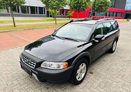 Volvo XC 70 XC70 LEDER ALU AHK 6-GANG SCHALTER TOP ZUSTAND