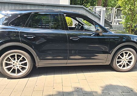 Porsche Cayenne E-Hybrid,Pano,Luftfe,ACC,AHK, ALU20,Kame