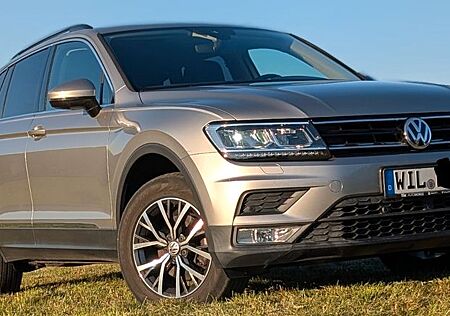 VW Tiguan Volkswagen 2.0 TDI SCR DSG BMT 4MOTION Comfortli...