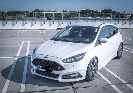 Ford Focus 2,0TDCi ST Leder-Sport-Paket ST
