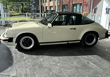 Porsche 911 Urmodell 911 SC 3,0