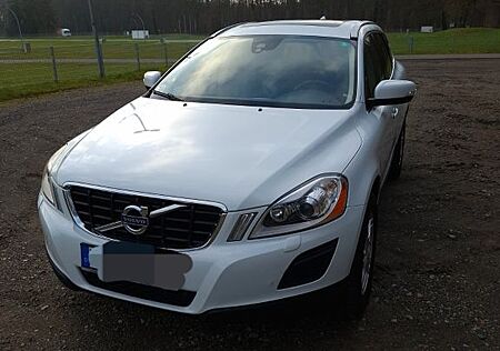 Volvo XC 60 XC60 D3 /AHK/Pano/Leder/Summum