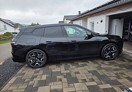 BMW iX xDrive40 -