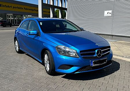 Mercedes-Benz A 180 BlueEFFICIENCY Style Style