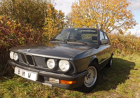 BMW 525E -ein moderner Oldtimer!