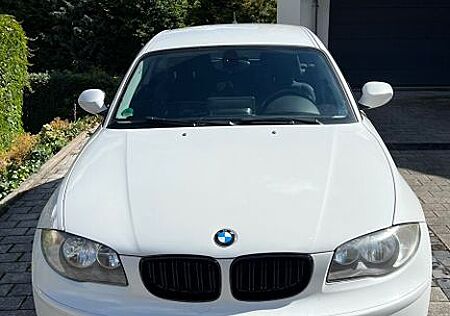 BMW 118d - mit Apple CarPlay & TÜV neu
