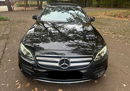 Mercedes-Benz E 220 d Autom. - AMG Paket - Panorama - Digital