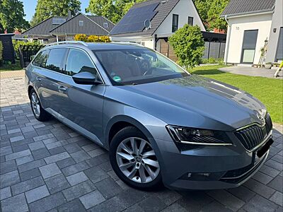 Skoda Superb 2.0 TDI SCR 140kW DSG Style Combi Style