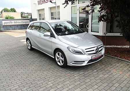 Mercedes-Benz B 180 mit Xenon/Navi/SHZG/Parkassistent/AHZV....
