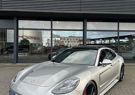 Porsche Panamera 4S Chrono , Rot