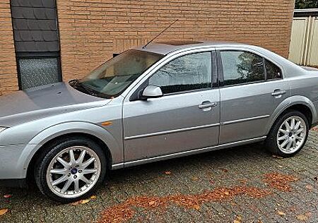 Ford Mondeo 2.5 V6 Ghia 1. Hand PDC HU neu