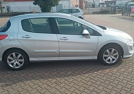 Peugeot 308 Sport 120 VTi Sport - NEU TÜV