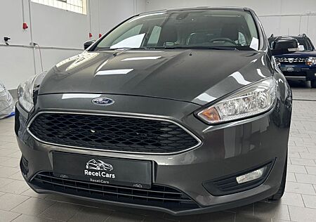 Ford Focus Titanium 1.6 Ti-VCT*Temp*Scheckheft*8-fach