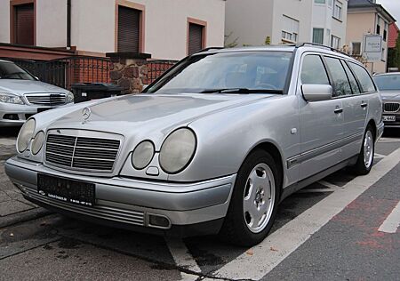 Mercedes-Benz E 200 T ELEGANCE*Automatik*PDC*AHK*Schiebedach*