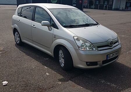 Toyota Corolla Verso 2.0-l-D-4D Luna Luna