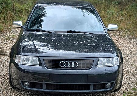 Audi S3 1.8 T quattro -