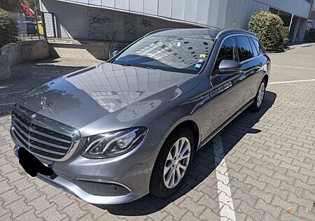 Mercedes-Benz 220