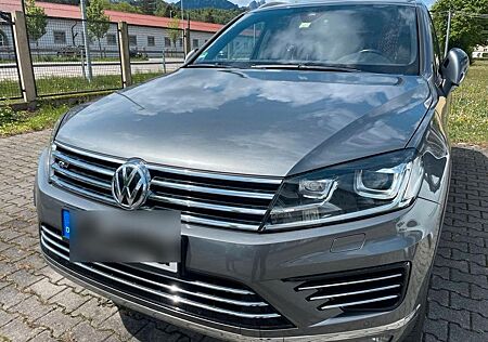VW Touareg Volkswagen 7P 3.0 V6 TDI 4×4 DSG/AHK/Kam 360°/R-LIN